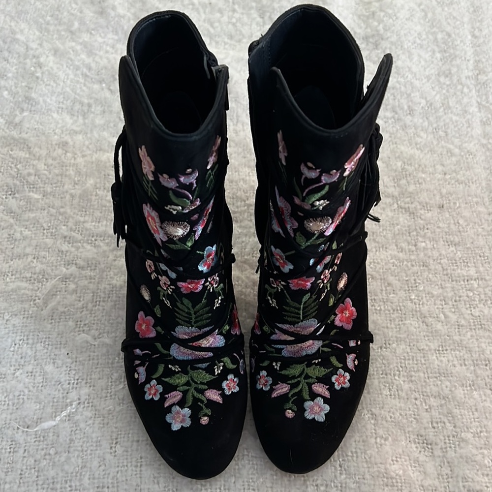 Sam Edelman Booties - Picture 2 of 7